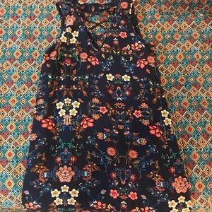 Floral dress with chocked and crossover details